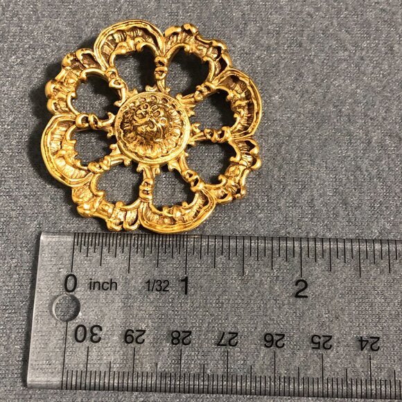 MMA Carriage Wheel brooch METROPOLITAN MUSEUM OF ART pin/Brooch Gold Rare VTG - Picture 11 of 12